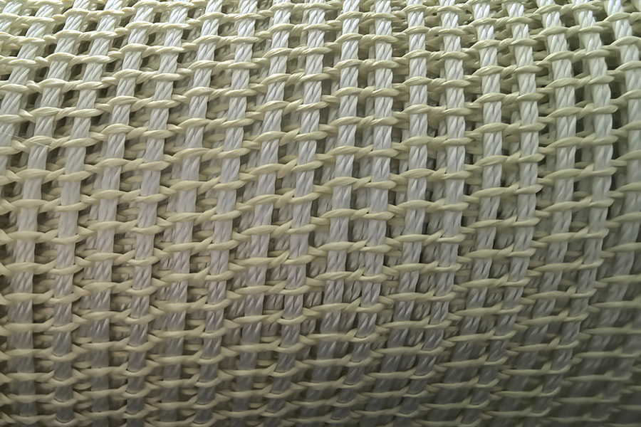 Erittäin luja aramidivahvistettu Mesh Fabric Roll – komposiittiperusmateriaaleille